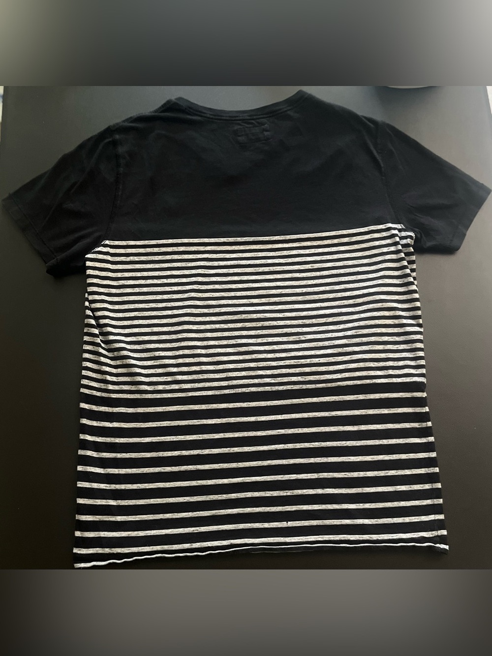 Express Men’s Black & White Striped V-Neck Tee - Picture 4 of 7